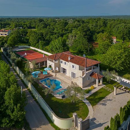 Villa Ortensia Mit Beheiztem Pool By Istrialux Svetvinčenat Dış mekan fotoğraf